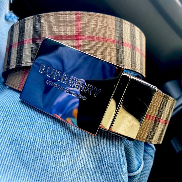 Men’s Reversible Burberry Belt - Picture 1 of 5